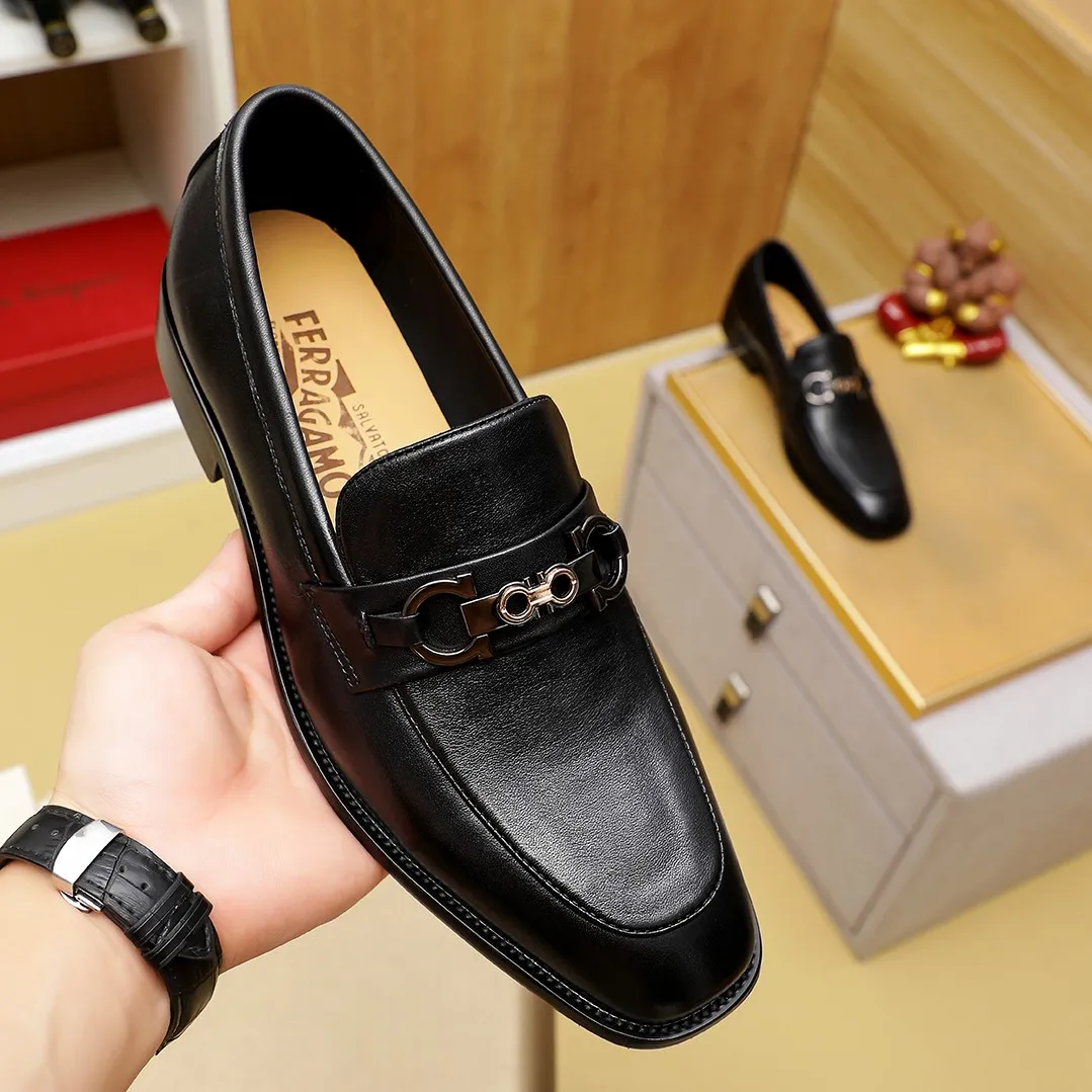 Men's clothing and shoes 💰440 🔥Ferragamo's new leather shoes🇨🇳Official website original 1:1 mold, original quality💯Fine workmanship, high-end luxury☘The upper is made of imported Italian first-layer cowhide🌴Water-dyed🐂Leather lining🍓Rubber wear-resistant and non-slip outsole, breathable and comfortable to wear🍍The first choice for high-end men🍉, black, size 38-45...